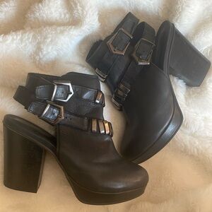 Topshop Size 38 Leather Stacked Heel Clog